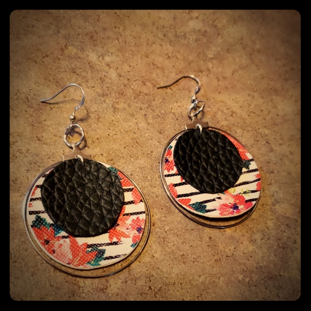 ‼❤FLORAL STRIPES/BLACK FAUX LEATHER EARRINGS BEST‼